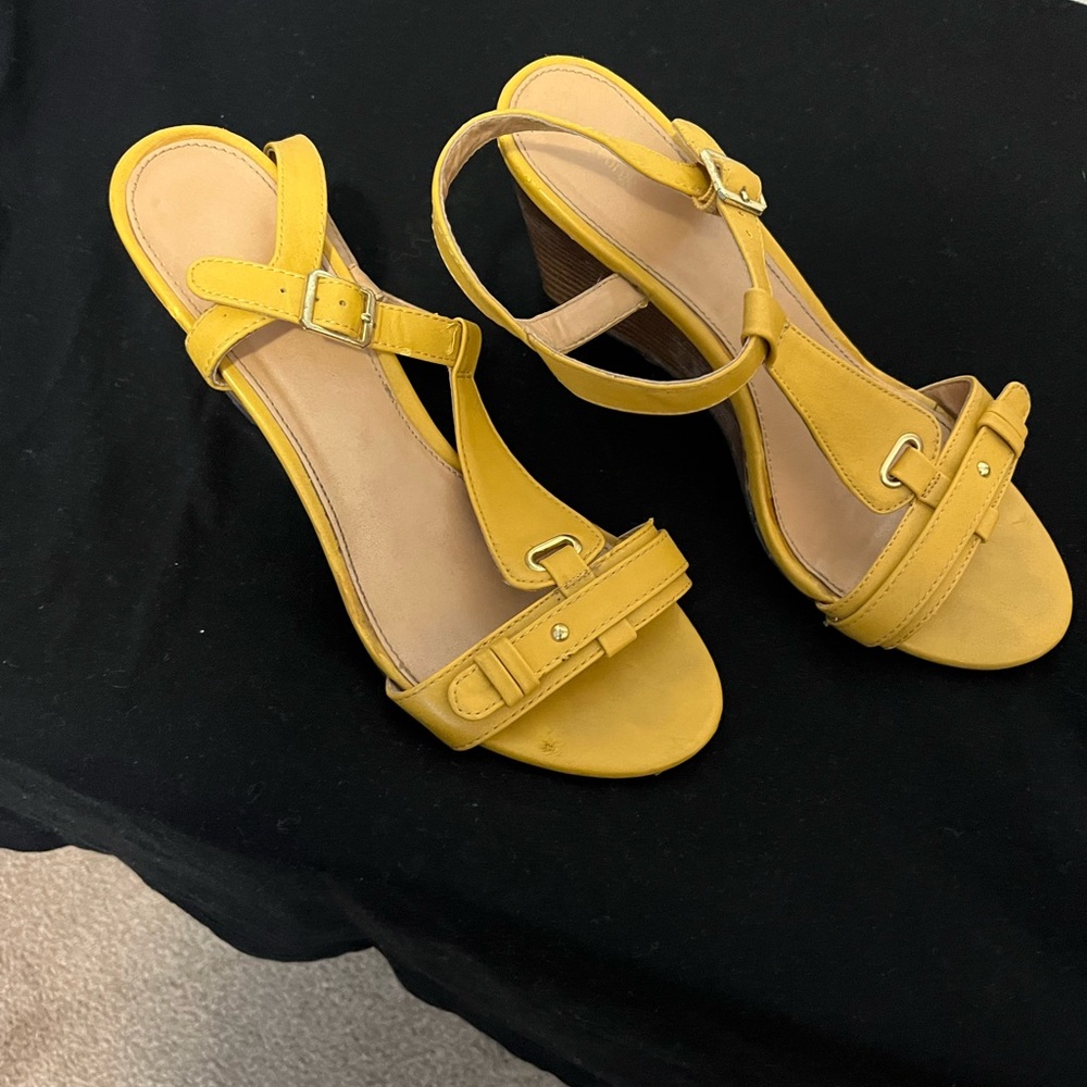 Ladies Yellow sandals